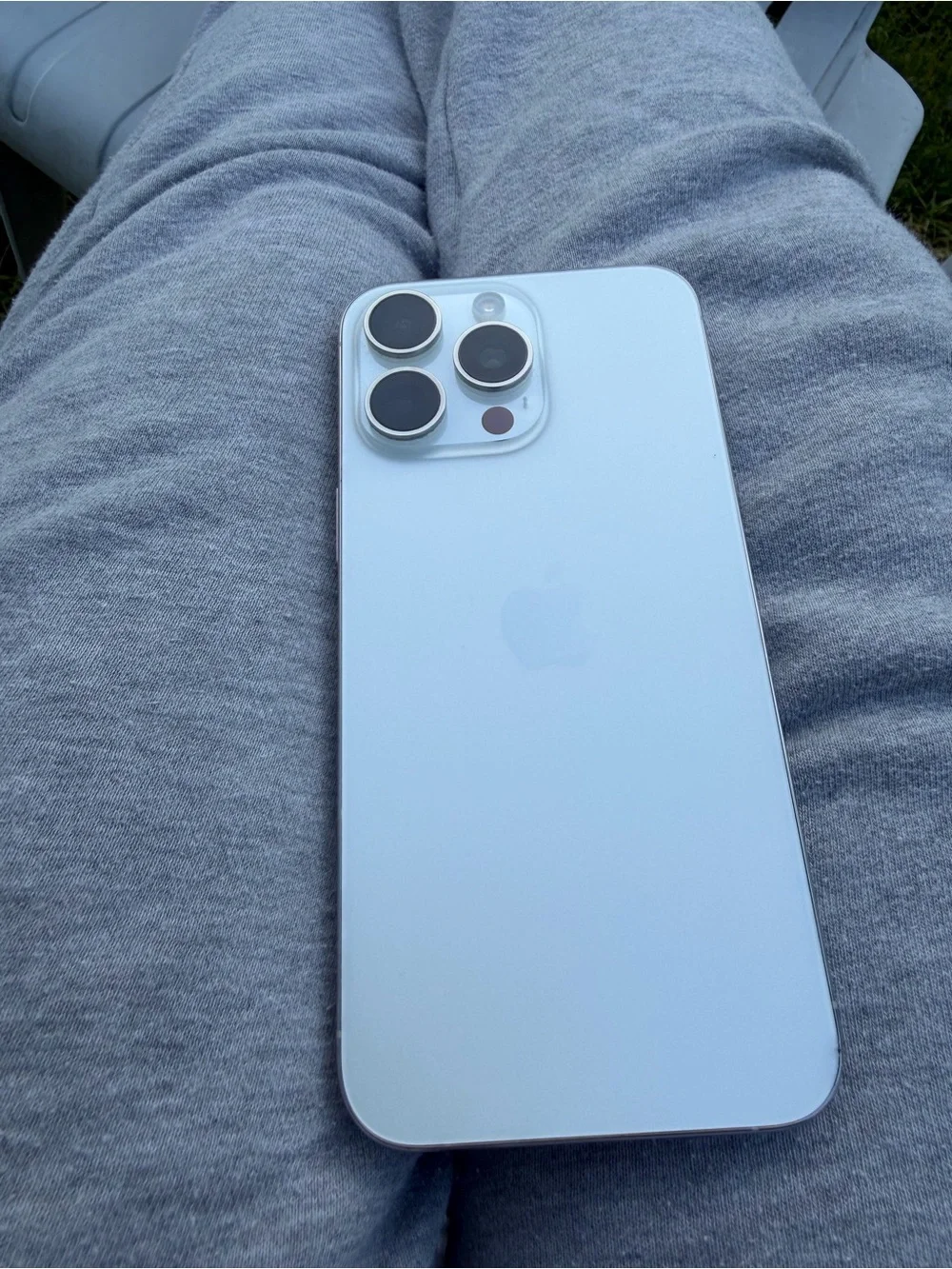 Apple iPhone 15 Pro Max - White